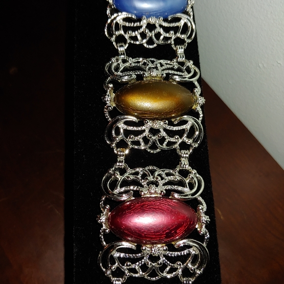 Vtg  Sarah Coventry "Carousel" Bracelet - Picture 3 of 6